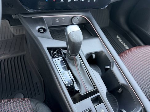 New 2026 Nissan Sentra SR w/ Floor Mat Package FWD image 22