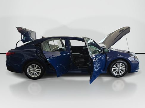 Used 2025 Toyota Camry LE FWD image 9