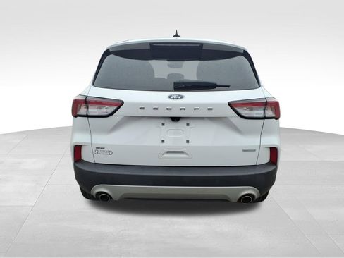Used 2020 Ford Escape SE image 25