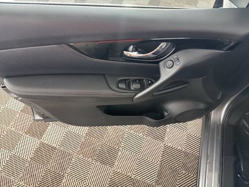 Used 2021 Nissan Rogue Sport SV FWD image 18