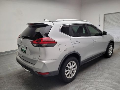Used 2019 Nissan Rogue SV FWD image 9