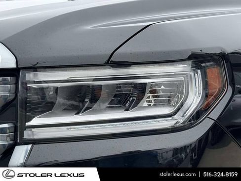Used 2022 GMC Acadia AT4 w/ Technology Package AWD/4WD image 12
