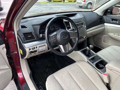 Used 2011 Subaru Outback 2.5i Premium AWD/4WD image 10