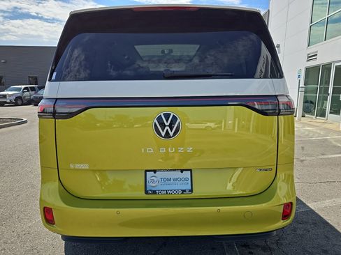 New 2025 Volkswagen ID. Buzz Pro S Plus image 10