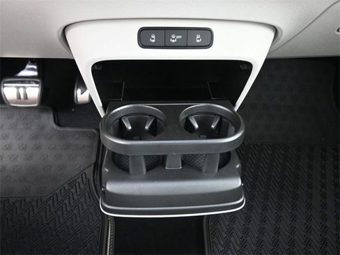 New 2025 Volkswagen ID. Buzz 1st Edition image 4