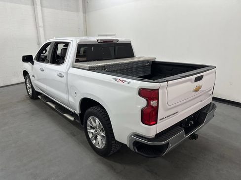 Used 2021 Chevrolet Silverado 1500 LTZ w/ LTZ Convenience Package II AWD/4WD image 18