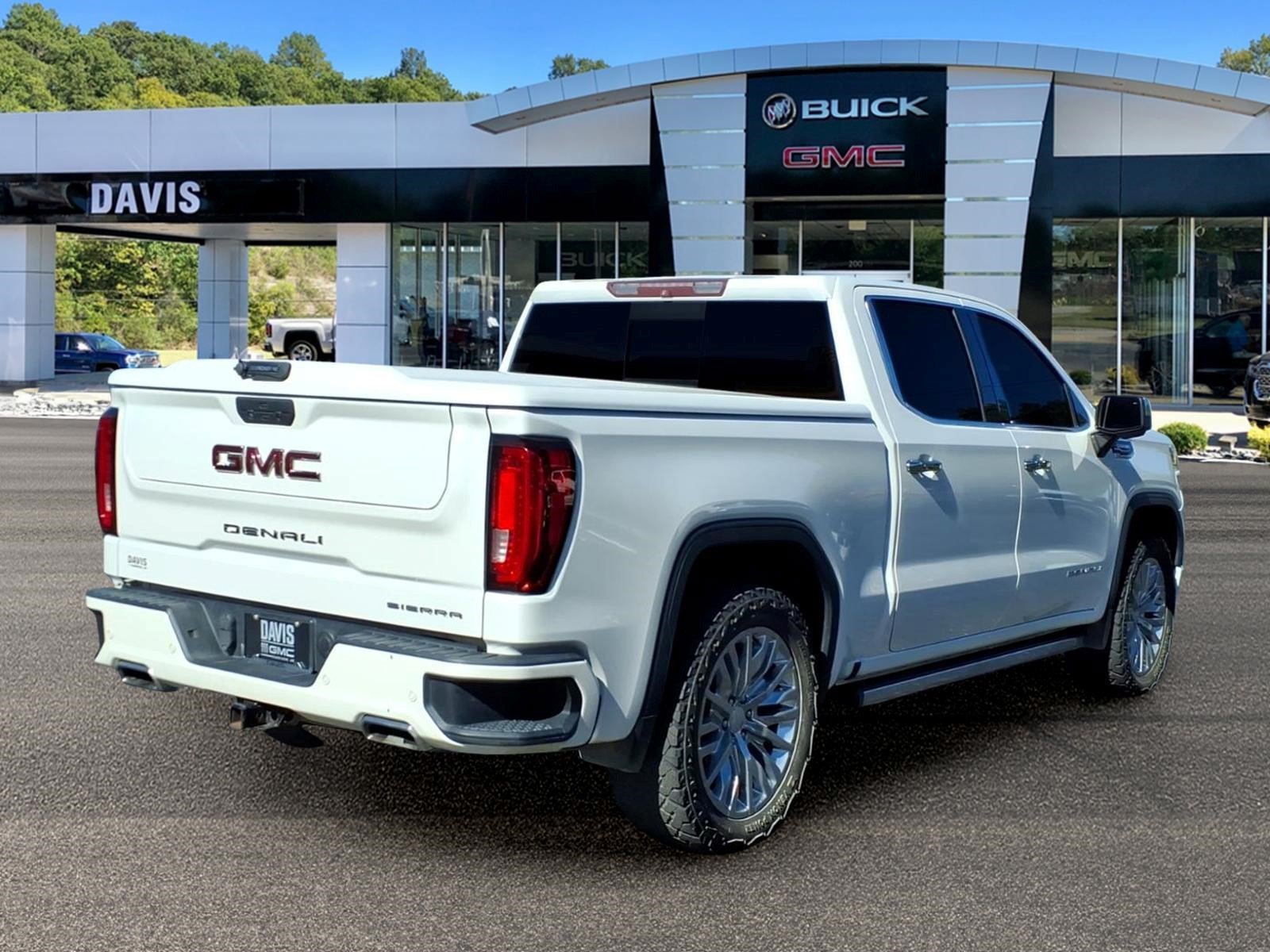 Used 2019 GMC Sierra 1500 Denali w/ Denali Ultimate Package AWD/4WD image 4