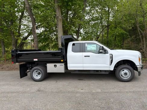 New 2026 Ford F350 XL w/ XL Chrome Package AWD/4WD image 2