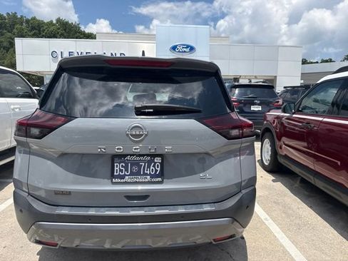 Used 2023 Nissan Rogue SL w/ SL Premium Package FWD image 17
