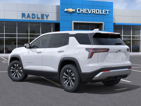 New 2026 Chevrolet Equinox LT image 3