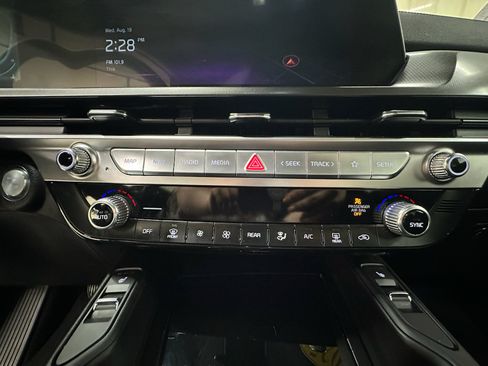 Used 2025 Kia Telluride S FWD image 30