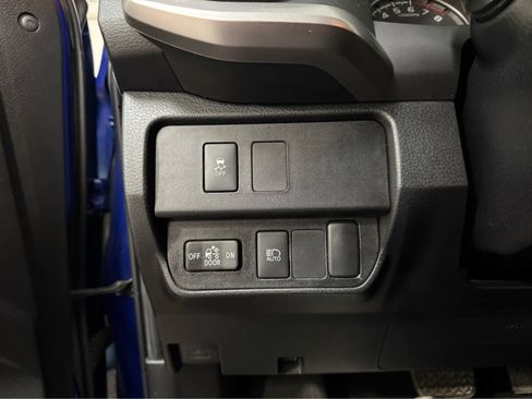Used 2022 Toyota Tacoma SR5 AWD/4WD image 24