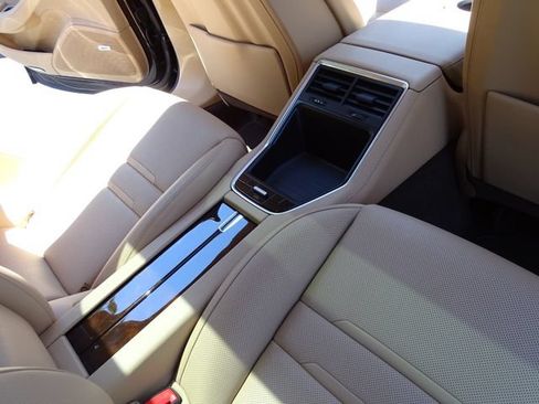 Used 2020 Porsche Panamera RWD image 14