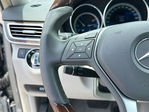 Used 2014 Mercedes-Benz E 350 4MATIC Sedan w/ Premium 1 Package image 35