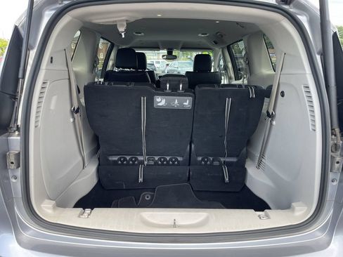 Used 2020 Chrysler Voyager Lxi FWD image 33