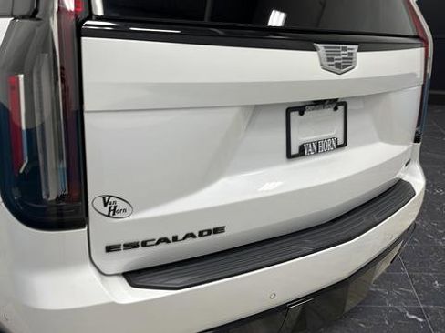 Used 2023 Cadillac Escalade ESV Sport Platinum w/ LPO, ONYX Package AWD/4WD image 44