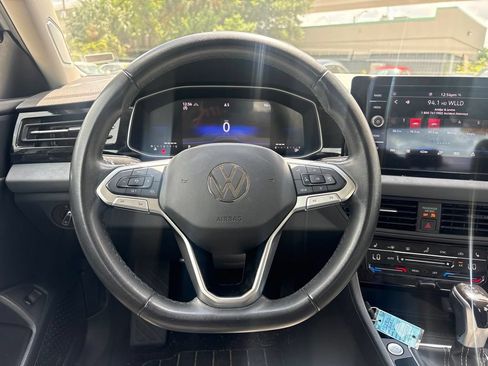 Used 2025 Volkswagen Jetta SE FWD image 22