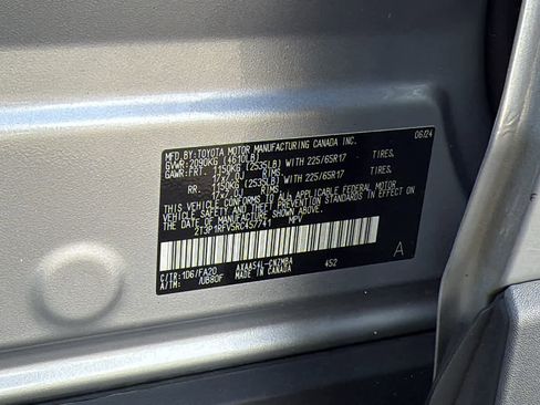 Used 2024 Toyota RAV4 XLE image 30