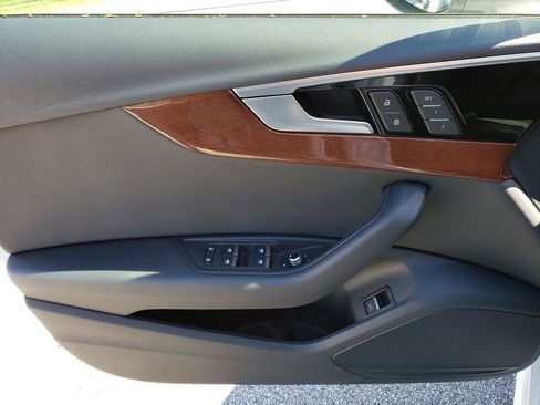 Used 2023 Audi A4 2.0T Premium w/ Convenience Package image 9