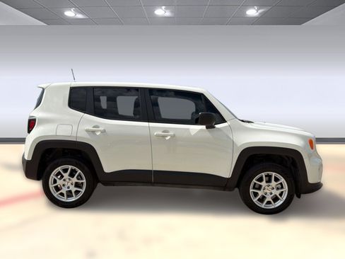 Used 2023 Jeep Renegade Latitude AWD/4WD image 8