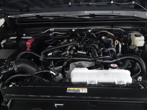 Used 2025 Toyota Tacoma SR AWD/4WD image 28