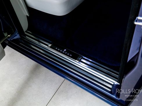 Used 2019 Rolls-Royce Phantom Sedan image 33