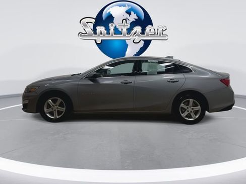 Used 2024 Chevrolet Malibu LT image 3