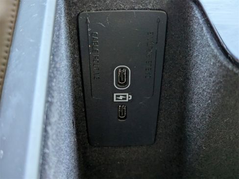 Certified 2024 Volvo XC90 B6 Ultimate w/ Lounge Package image 34