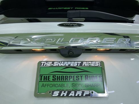 Used 2022 Ford Explorer XLT w/ Class IV Trailer Tow Package image 12