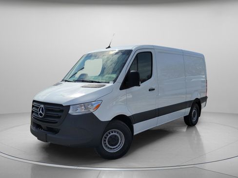 New 2025 Mercedes-Benz Sprinter 2500 image 2