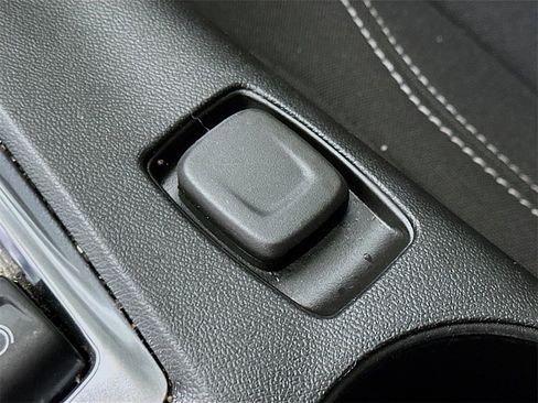 Used 2019 Chevrolet Camaro LT image 27