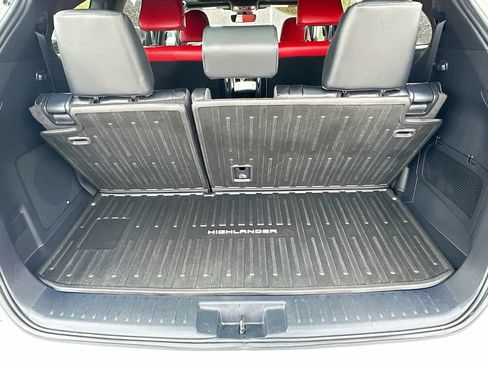 Used 2023 Toyota Highlander XSE AWD/4WD image 34