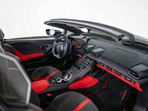 Used 2016 Lamborghini Huracan LP 610-4 AWD/4WD image 24