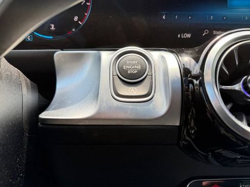 Used 2023 Mercedes-Benz GLB 250 4MATIC image 26