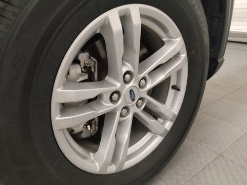 Used 2022 Ford Explorer XLT RWD image 31