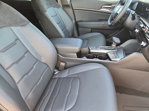 New 2026 Kia Sportage SX image 10