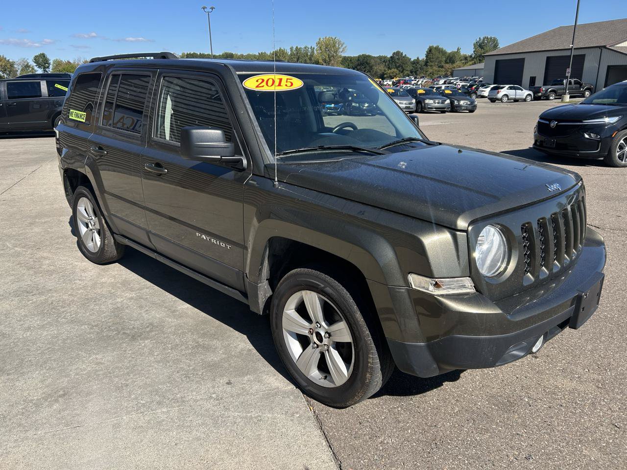 Used 2015 Jeep Patriot Latitude AWD/4WD image 3