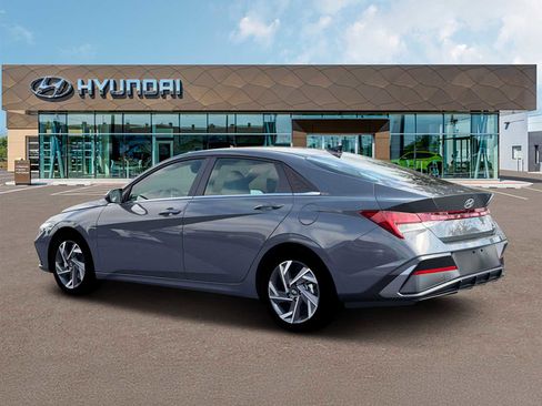 New 2026 Hyundai Elantra Limited image 4