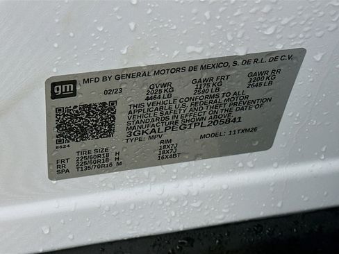 Used 2023 GMC Terrain SLT image 12