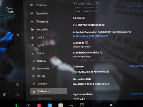 Used 2022 Tesla Model Y Long Range image 25