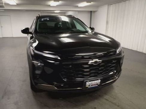 Certified 2024 Chevrolet Trax ACTIV w/ Driver Confidence Package image 3