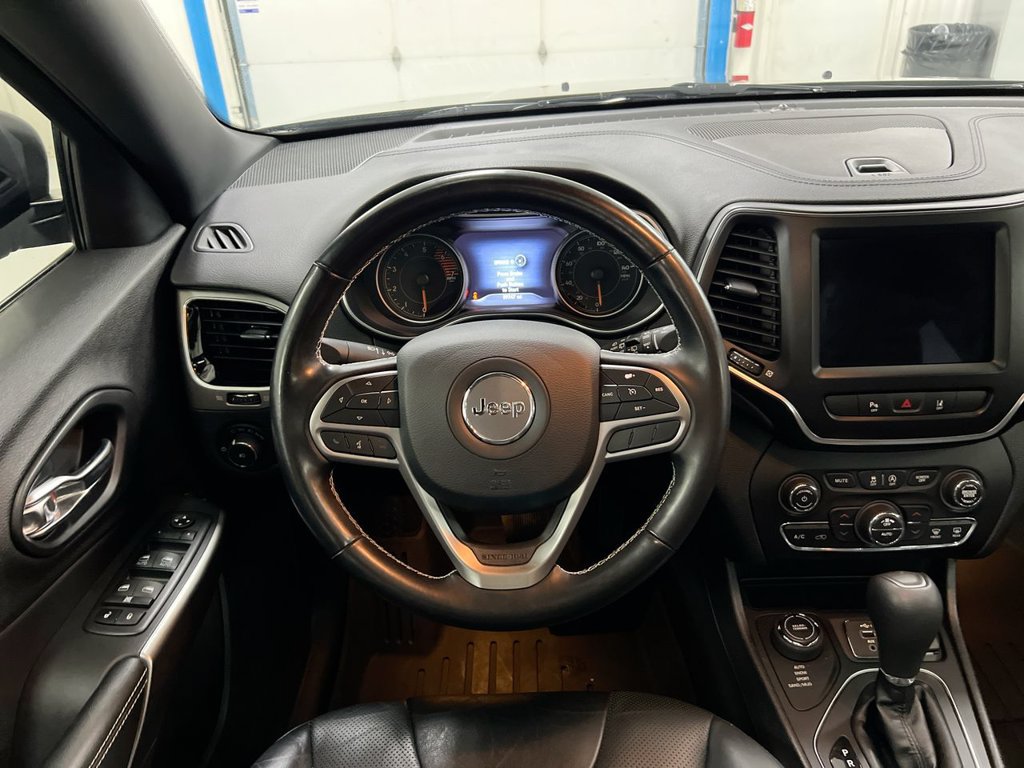 Used 2021 Jeep Cherokee Latitude Lux 80th Anniv w/ Quick Order Package 2YU 80th AWD/4WD image 11