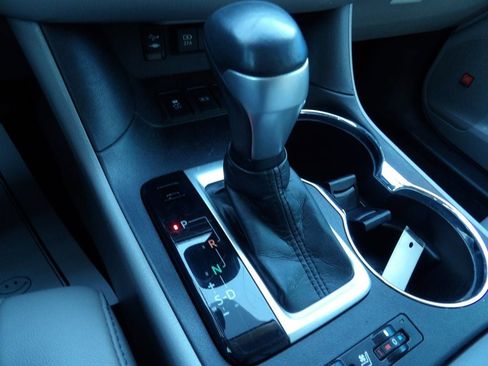 Used 2019 Toyota Highlander Limited Platinum image 25