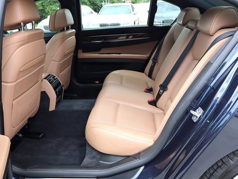 Used 2015 BMW 750Li RWD image 19