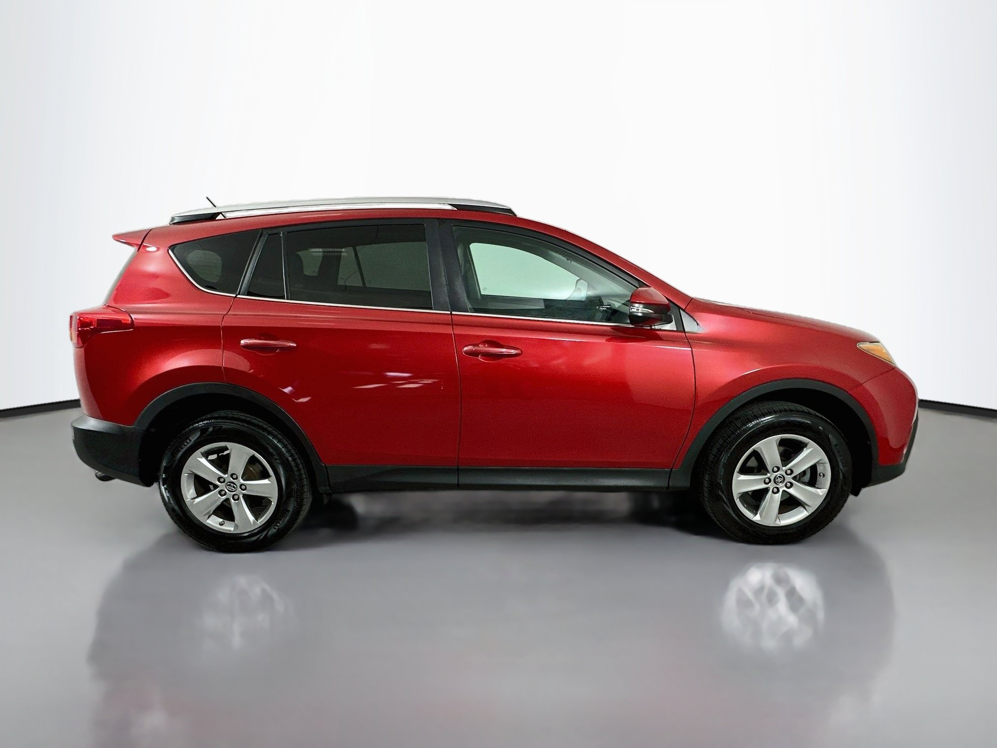 Used 2015 Toyota RAV4 XLE FWD image 8