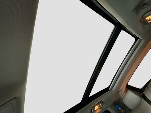 Used 2016 Cadillac SRX Luxury w/ Driver Awareness Package image 22