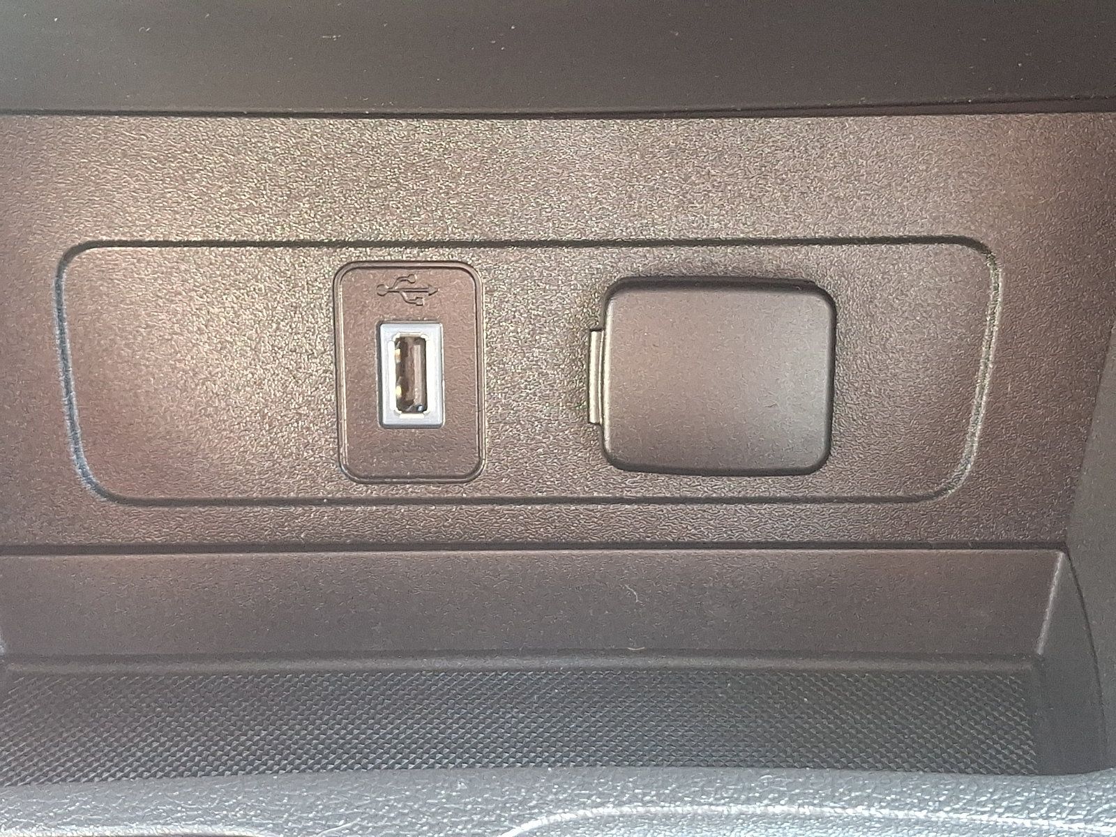 Used 2018 Ford Escape SEL AWD/4WD image 25