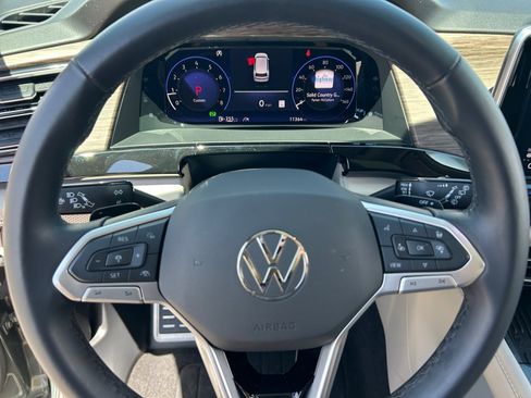 Used 2025 Volkswagen Atlas SEL Premium R-Line AWD/4WD image 9