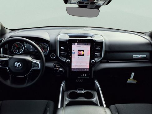 Used 2025 RAM 1500 Lone Star image 13