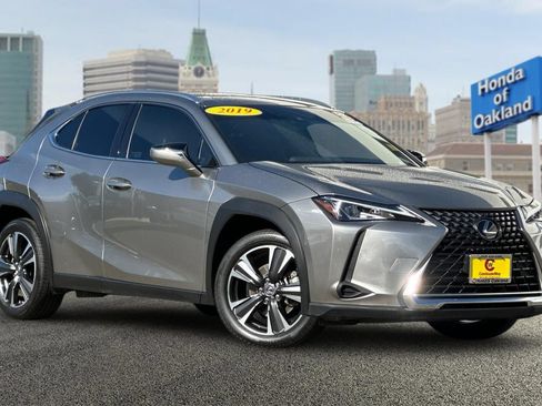 Used 2019 Lexus UX 200 w/ Premium Package FWD image 3